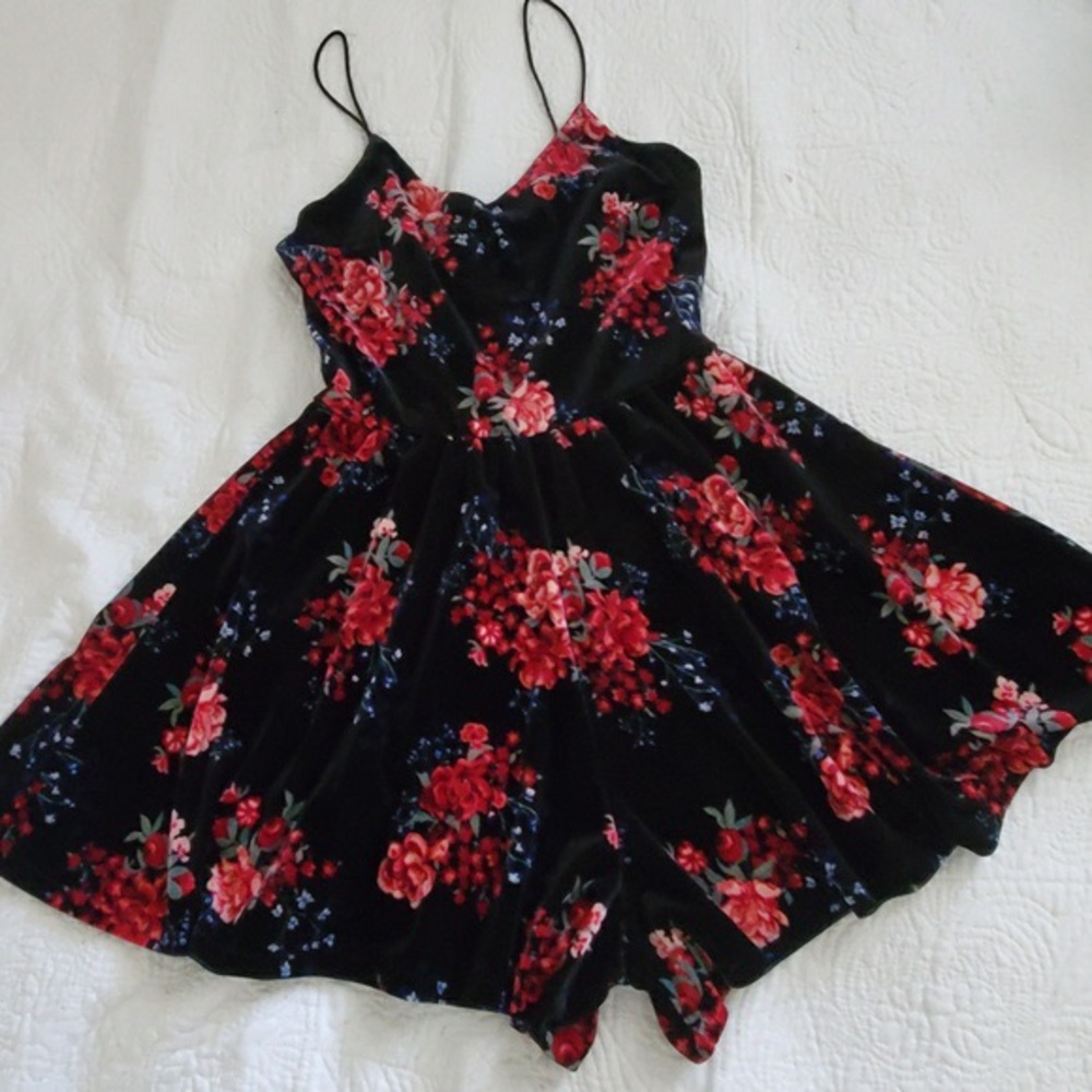 Juniors Velvet Flower Jumper